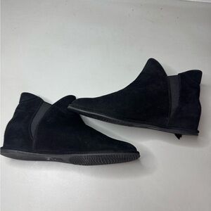Stuart Weitzman Black Suede Ankle Booties – Size 6.5